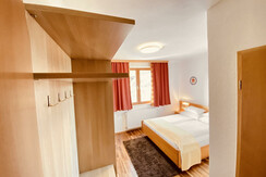 Hotel-Pension Moosmann DZ Economy Garderobe