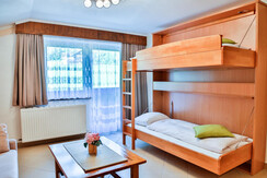 Wohnraum mit Stockbett