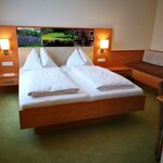 Photo of Schilcher, Double room, shower, modern conveniences | © Hotel Zum Schwan