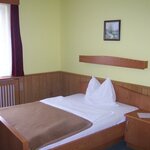 Photo of Sommerfr. 4 Nächte, Single room, shower, toilet, facing the garden | © Hotel Zum Schwan