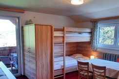 Apartment mit Balkon