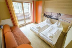 doppelbett-doppelzimmer-jufa-hotel-leibnitz-sport1