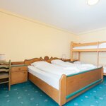 Photo of Shared room, shower, toilet, 1 bed room