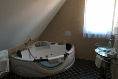 Bad Wirlpool Zimmer groß