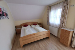 Vorderansicht Schlafzimmer
