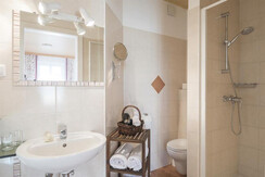 Bad Zimmer 2/rotes Herzerl