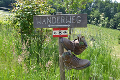 am Wanderweg gelegen