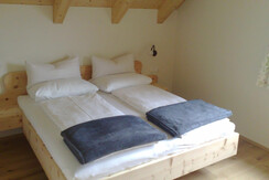 Knoedl-Alm-Ferienwohnung-Sandra-Schlafzimmer