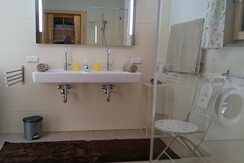 Knoedl-Alm-Ferienwohnung-Fred-Badezimmer