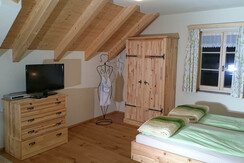 Knoedl-Alm-Ferienwohnung-Toni-Schlafzimmer