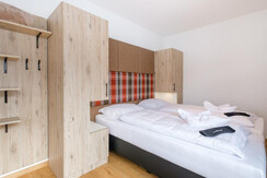 67A8F0A1-70D9-43F6-8A25-5D0D6A02F412