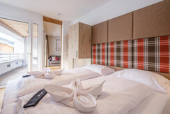 906C2516-D1FD-47EA-9CE7-7F1CC1987A5E