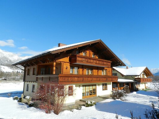 Haus Pircher - Hausfoto im Winter