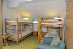 Schlafzimmer mit Stockbetten