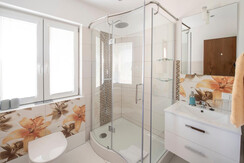 Landhaus 5 Bad (c) bernhard bergmann