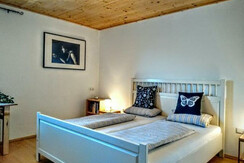 Schlafzimmer 4