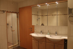 Doppelwaschbecken