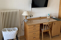 Secretary with fridge 06a