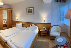 Room with loggia 01b