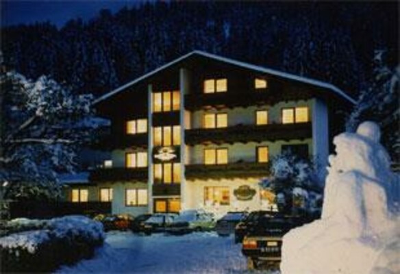 Landhotel Kolb - Hausfoto Winter