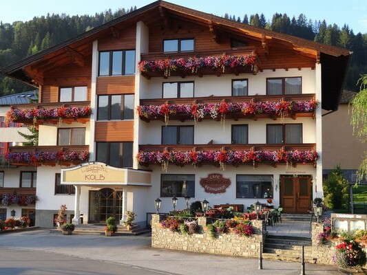 Landhotel Kolb - Hausfoto  Sommer