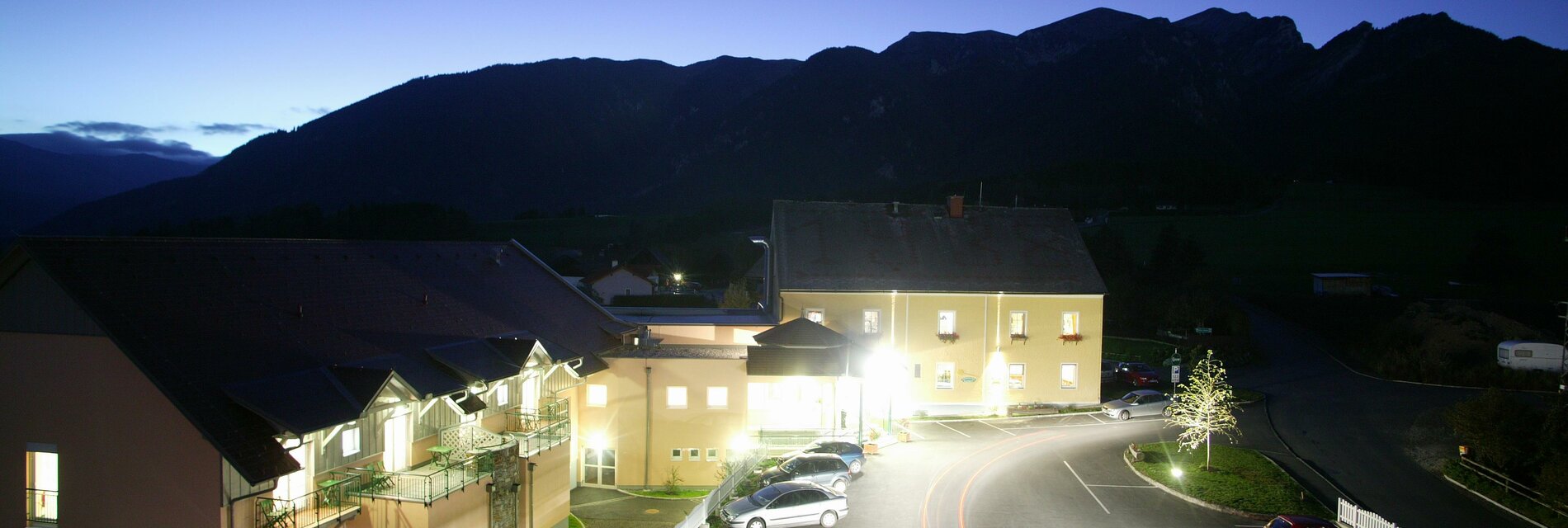 Hotel Reitingblick bei Nacht