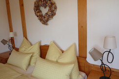 Marko der Weinstricker Ferienwohnung Bett