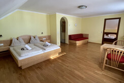 LH Familienzimmer komplett