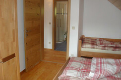 Sclafzimmer mit Ehebett und Einzelbett