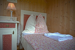 klZimmer-Bett,Nachtkastl