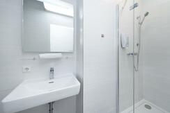 Apt5 Dusche 