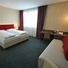 Photo of Triple room, shower, toilet, standard | © MT Hotel