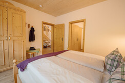 Haus Grundlsee Schlafzimmer EG Doppelbett 2