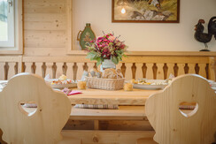 Haus Grundlsee Esstisch