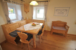 Sitzecke_im_Ferienhaus_Winzerst%c3%b6ckl