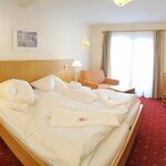 Photo of double room with shower, WC