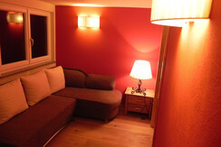 Weingarten Suite Couch