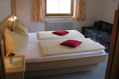 Doppel-Dreibettzimmer