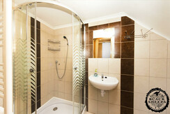 IMG_2734A_Black sheepsLOGO