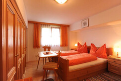 Blick-Kleinsölk-Natur-Erholungs-Urlaub-in-der-Pens