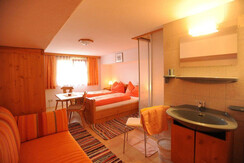 Blick-Kleinsölk-Natur-Erholungs-Urlaub-in-der-Pens