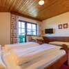 Photo of Triple room, shower, toilet, balcony | © Pension Stoffenbauer