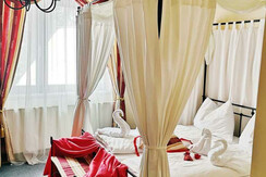 Honeymoon Suite - Bild 2