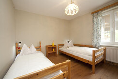 Pilgramhof-Fewo II - Kinderzimmer - Hofseite