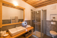 Almhuetten-Prenner Alm-Badezimmer-Untergeschoss