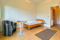 Relaxsessel im Einzelzimmer