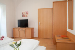 Raiffeisenhof Appartements Nr. 2 Kasten