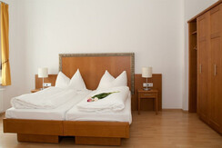 Raiffeisenhof Appartements Nr. 4 Bett