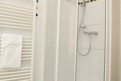 Raiffeisenhof Appartements Nr. 4 Dusche