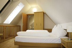 Raiffeisenhof Appartements Nr. 7 Bett